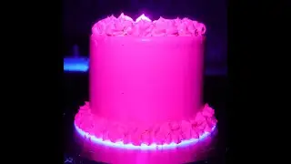 I made my cake glow! (finally...)