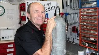 Steel vs  Aluminum Tanks - Scuba Tech Tips: S03E07