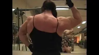 Jana Linke Sippl Massive Back & Biceps