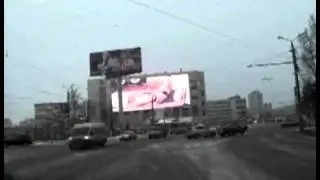 Экран, на котором транслировали рекламу нижнего белья, отключили