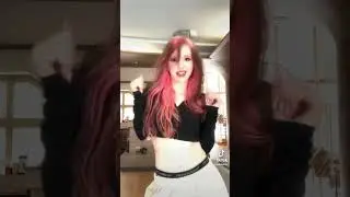РИВИ ТАНЦУЕТ КАК НАРА!!! #shortvideo #shots