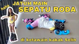 BERMAIN SEPATU RODA BARENG KAKAK DI RUMAH GARA GARA HUJAN