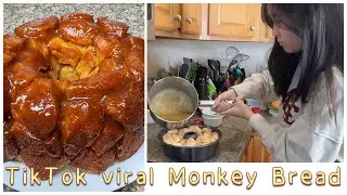 Kate Made Yummy Monkey Bread from TIKTOK! | Janet and Kate