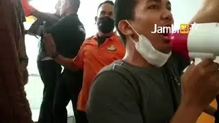 Detik-detik Mahasiswa UNJA Ditendang, Dijambak Dipukul Oknum Birokrasi Kampus