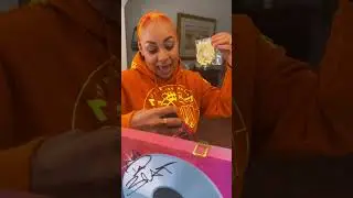 Raven-Symonè - Da Brat, thanks for this amazing collectors item! (TikTok Video, 03.10.23) #shorts