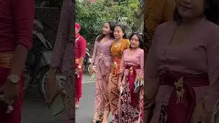 Pengiringnya cantik2 skali ya ggaes