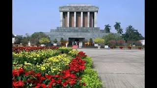 Vào lăng viếng Bác - Visiting Uncle's Mausoleum (Ho Chi Minh Memorial Song)