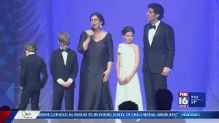 Gov. Sarah Huckabee Sanders wraps up big day with inaugural ball