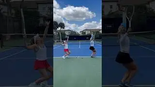 19 year age difference, but both serving bombs😬#tennis #tennisserve #tennisplayer