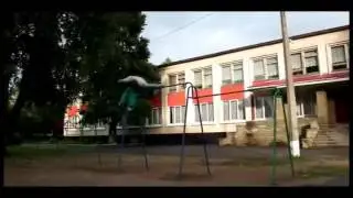 Турник - из упора сзади спад в вис с поворотом на 720