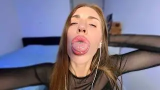 4K ASMR mouth close to camera / kissing and licking