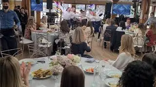 танец официантов