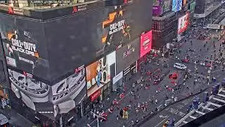 Times Square: 1560 Broadway View Live