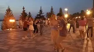 Самарская набережная. Июль. Танцы.