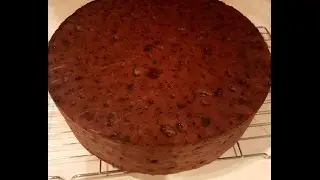 How to make a  10 inch Traditional British Christmas Cake - Part 1