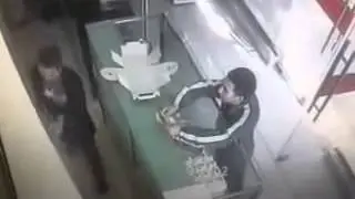 Узбек угри йигит магазинчини Йедирди