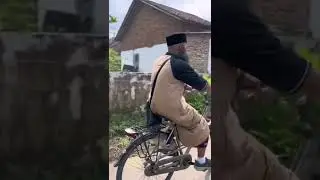 Sepulang Mengajar Dari Kampus STDI Imam Syafii Jember 