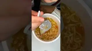 TOTURIAL MINUM KUAH POP MIE !!!