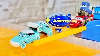 Disney pixar Cars☆Various Cars miniature cars climb Tomica's hill and jump into the water.