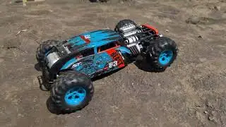 Hot Wheels Monster trucks Tiger Shark VS HIPER Beast 4WD