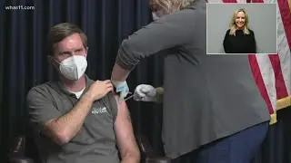 Governor Beshear receive COVID-19 vaccine booster