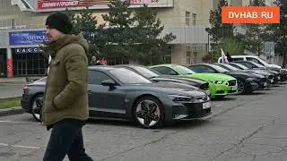 Любители классических японских машина собрались у «Платинум Арены»