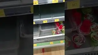 Пустые полки. Нет молока и кефира 
