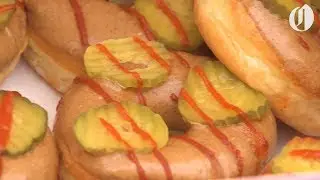 We tried Voodoo Doughnut’s Portland Pickles doughnut