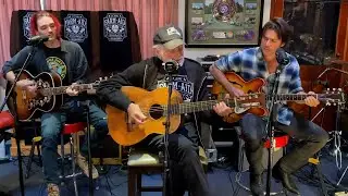 Willie Nelson and the Boys - Roll Me Up and Smoke Me When I Die (Farm Aid 2020 On the Road)