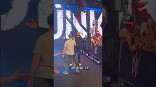 🚨 Drew McIntyre disguises himself as CM Punk at Fanatics Fest NYC #wwe