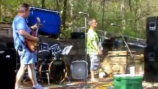 Slow Ride soundcheck on the Hog Holler outdoor stage..