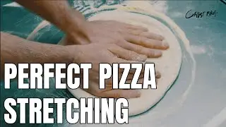 EASY PIZZA STRETCHING | How to open PERFECTLY round pizza