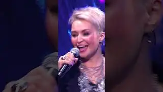 Члены жюри танцуют под трогательную песню Кати Лель на шоу Битва Поколений