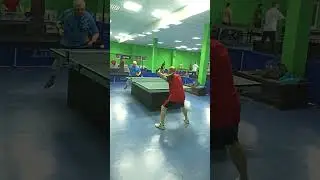 Бывший укладчик парашютов, вчера 23 февраля хорошо отметил, а сегодня пытается оздоровиться))))