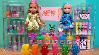 Claires store! Elsa and Anna toddlers go shopping - Barbie dolls