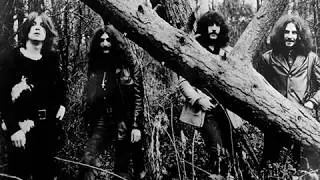 Black Sabbath - War Pigs (early version titled 