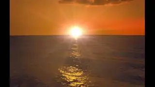 Футаж лучи солнца над морем