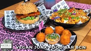 IS IT WORTH THE HYPE??? WE TRIED THE FAMOUS VEGAN JUNK FOOD BAR IN BARCELONA, SPAIN