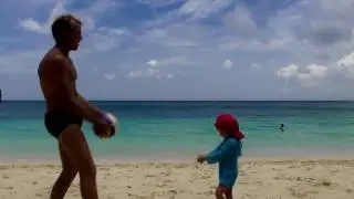 CHEBURASHKI Двойняшки Александр и София играют в волейбол/ Alexander and Sofia Playing Volleyboll