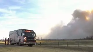 Alberta wildfires: Evacuation centres being set up in Calgary