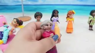 Disney Encanto Mirabel doll Family Packing for Vacation ✈️