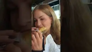 Irish Girl Tries Portillo’s for the first time