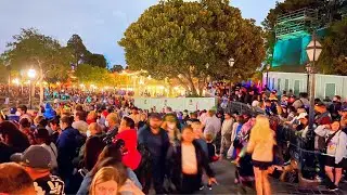 🔴 LIVE Busy Saturday At Disneyland! Lots Of Rides, Fireworks, Park Updates, Crowds & More!