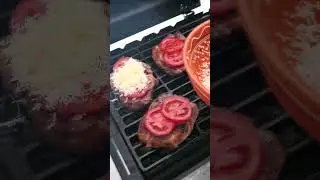 Стейки сз свиной шеи на мангале #мясо #мангал #рецепт