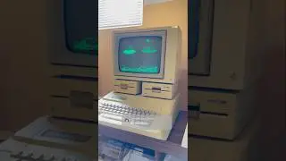 Playing the educational classic Word Munchers, 1985 MECC; on an Apple IIe 