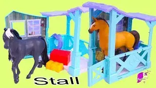 Horse Stall + Carry Case Barn  ! Spirit Riding Free Horses Set