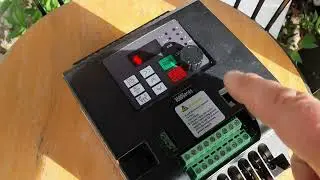 Преобразователь частоты, 220v 1ф в 380v 3ф трехфазный выход. nFlixin 5,5 kw. Тест с пильным станком.