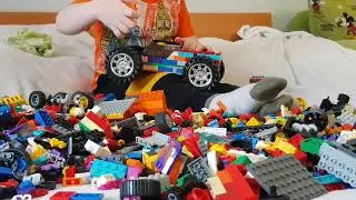 monster truck by the hands of a child. building lego! Монстр трак руками ребенка. лего стройка