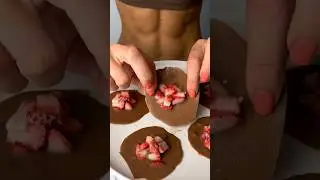 Chocolate Strawberry Bites 🍫🍓 Quick, easy and so yummy!