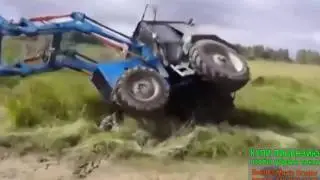 Трактори прут по грязи